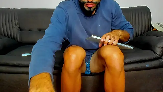 Snapshot of sexyhotmusclesforyou1 chatting on 11.05.25 sexyhotmusclesforyou1 online show from 11.05.25