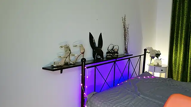 Snapshot of RaileReed chatting on 10.20.25 RaileReed online show from 10.20.25