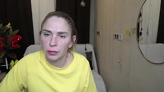 Snapshot of TessaDaybreak chatting on 02.13.25 TessaDaybreak online show from 02.13.25
