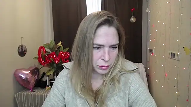 Snapshot of TessaDaybreak chatting on 02.15.25 TessaDaybreak online show from 02.15.25