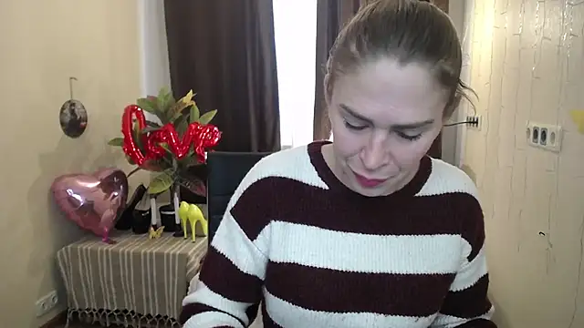 Snapshot of TessaDaybreak chatting on 02.16.25 TessaDaybreak online show from 02.16.25