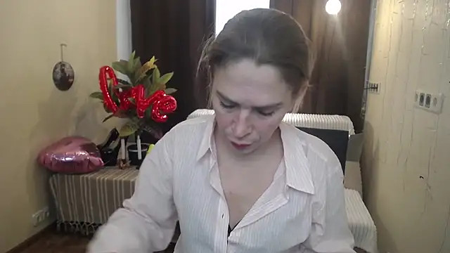 Snapshot of TessaDaybreak chatting on 02.20.25 TessaDaybreak online show from 02.20.25