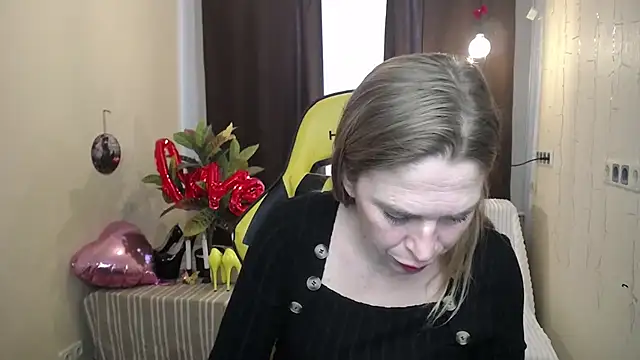 Snapshot of TessaDaybreak chatting on 02.22.25 TessaDaybreak online show from 02.22.25