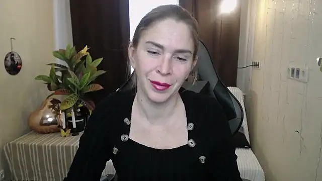 Snapshot of TessaDaybreak chatting on 02.27.25 TessaDaybreak online show from 02.27.25