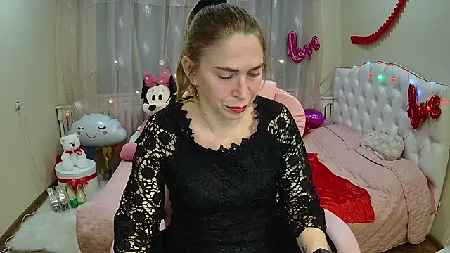 Snapshot of TessaDaybreak chatting on 03.21.25 TessaDaybreak online show from 03.21.25