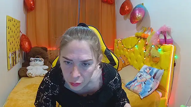 Snapshot of TessaDaybreak chatting on 03.22.25 TessaDaybreak online show from 03.22.25
