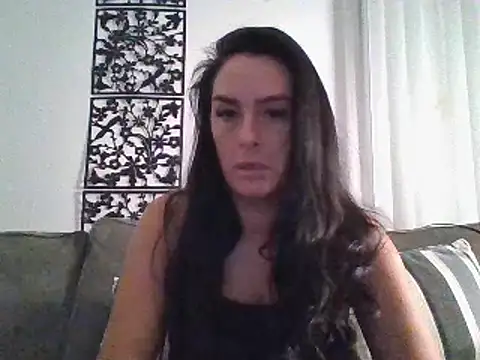 Snapshot of Layla_Gilf_Mae chatting on 03.20.25 Layla Gilf Mae online show from 03.20.25