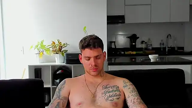 Snapshot of arnold_bekam chatting on 09.25.25 arnold bekam online show from 09.25.25