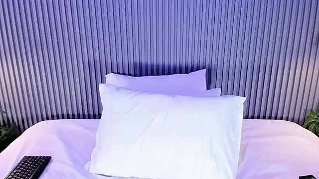 GabyFosterr online show from 09.28.25