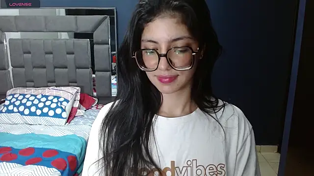 Snapshot of Violett_11 chatting on 03.15.25 Violett 11 online show from 03.15.25