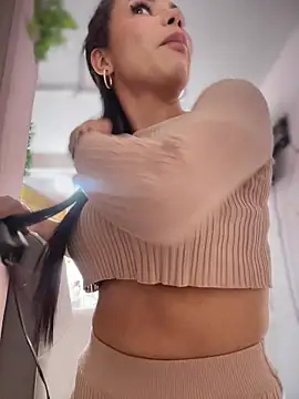 Naatalia online show from 11.28.25