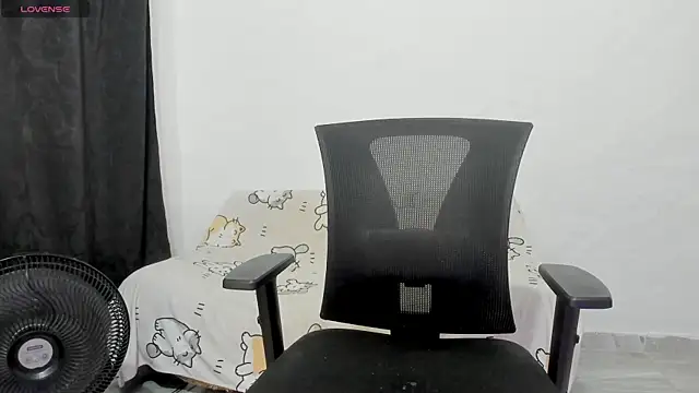 Naoko 7w7 online show from 10.05.25