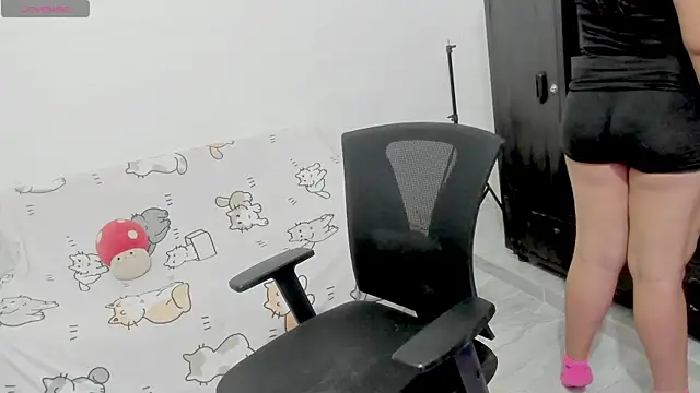 Naoko 7w7 online show from 11.25.25