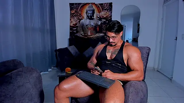 Snapshot of Valentino_Dosantos_ chatting on 09.11.25 Valentino Dosantos online show from 09.11.25
