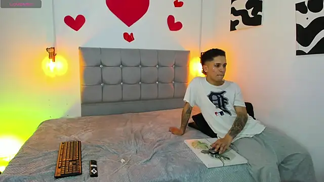 Zyo n Zafira online show from 02.14.25