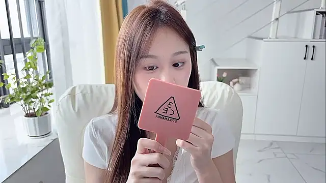 Cassie-20 online show from 10.17.25