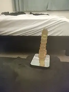 Snapshot of MystiqueRider chatting on 09.28.25 MystiqueRider online show from 09.28.25