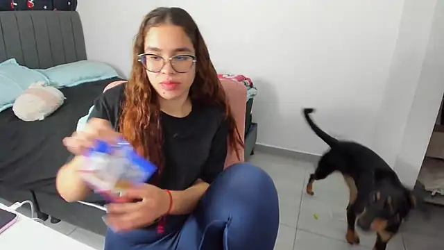 Greciaruiz  online show from 10.10.25