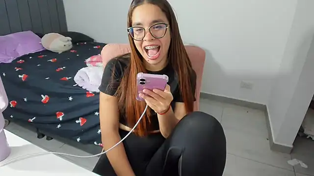 Greciaruiz  online show from 11.15.25