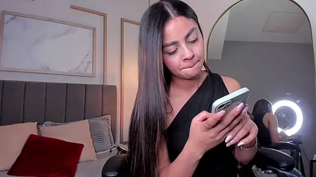 Bella walker  online show from 03.13.26