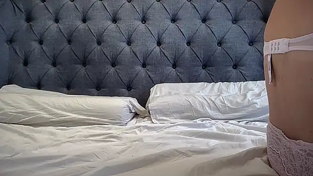 eatmypie69 online show from 10.31.25