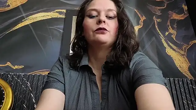 AmandaKovich online show from 10.16.25