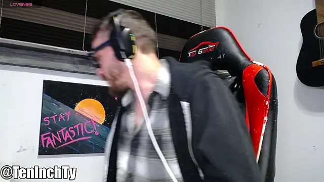 Snapshot of teninchty chatting on 02.15.26 teninchty online show from 02.15.26