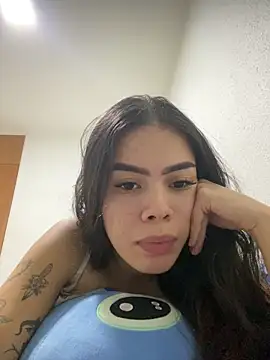 Snapshot of angelmarconi chatting on 02.14.25 angelmarconi online show from 02.14.25