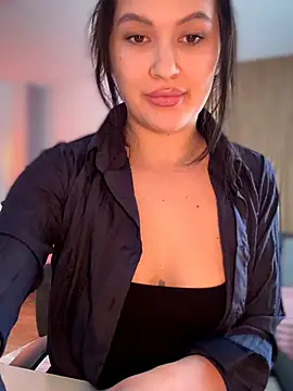 YoungHotMilf97 online show from 02.06.26