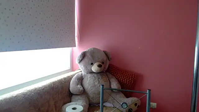 Snapshot of morahaze chatting on 12.14.24 morahaze online show from 12.14.24