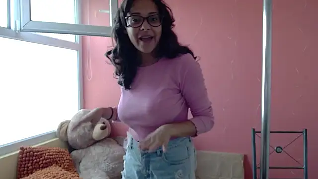 Snapshot of morahaze chatting on 01.15.25 morahaze online show from 01.15.25