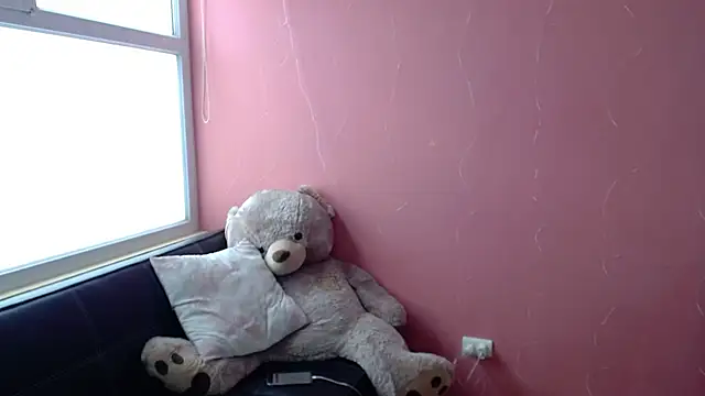 Snapshot of morahaze chatting on 03.10.25 morahaze online show from 03.10.25