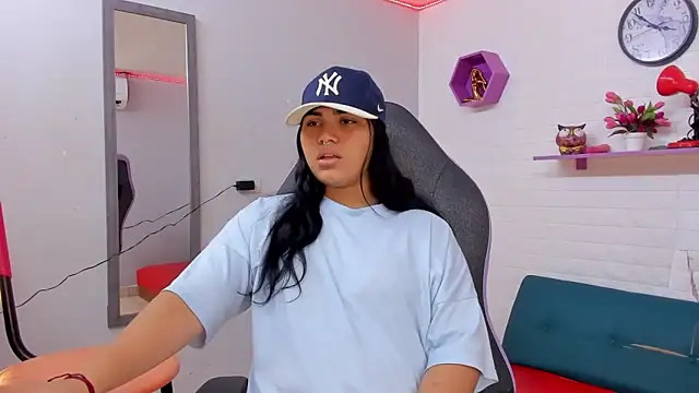 melany rouse18 online show from 09.30.25