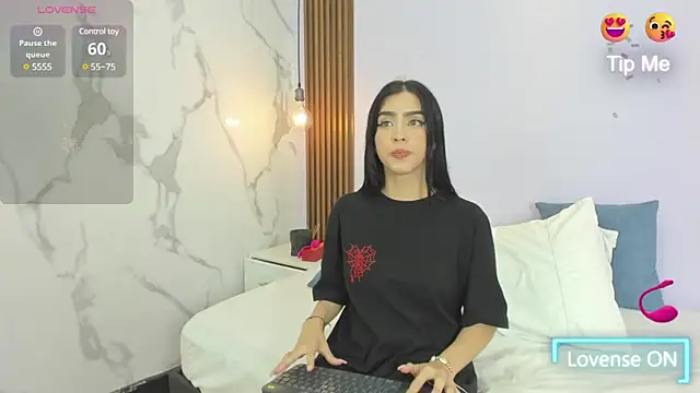 mia kurth  online show from 02.20.25