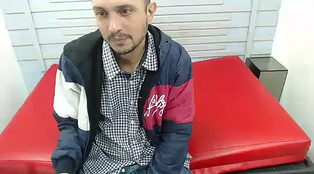 Snapshot of JhonTorres018 chatting on 02.27.25 JhonTorres018 online show from 02.27.25