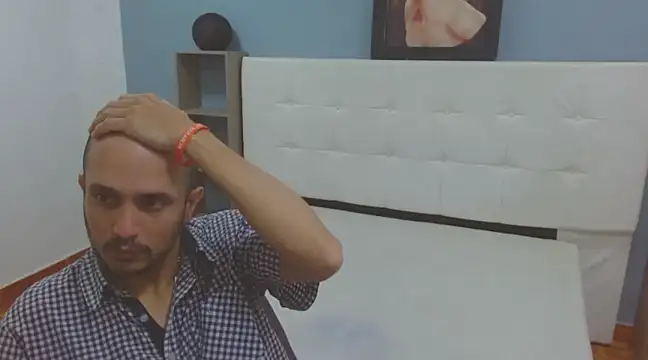 Snapshot of JhonTorres018 chatting on 02.28.25 JhonTorres018 online show from 02.28.25