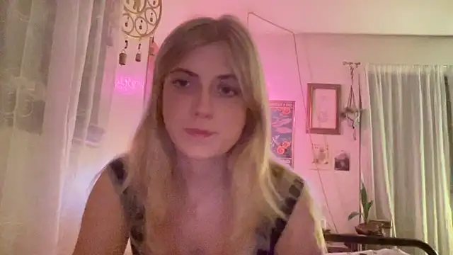 Snapshot of sinfulblonde1 chatting on 02.17.25 sinfulblonde1 online show from 02.17.25