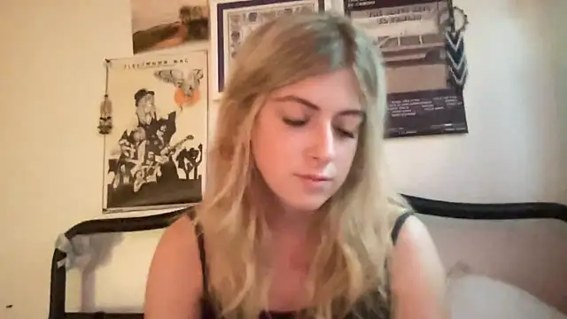 Snapshot of sinfulblonde1 chatting on 02.18.25 sinfulblonde1 online show from 02.18.25