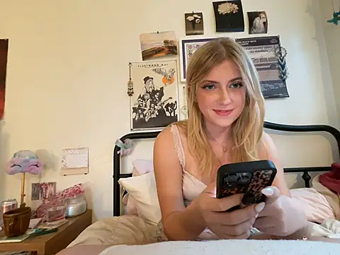 Snapshot of sinfulblonde1 chatting on 02.22.25 sinfulblonde1 online show from 02.22.25