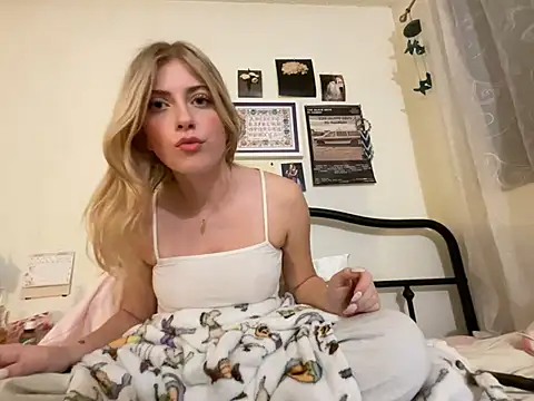 Snapshot of sinfulblonde1 chatting on 02.23.25 sinfulblonde1 online show from 02.23.25
