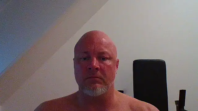 Snapshot of Lucifer29cm chatting on 12.04.25 Lucifer29cm online show from 12.04.25