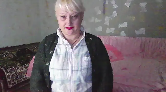 Snapshot of NikolinaBounty chatting on 02.16.25 NikolinaBounty online show from 02.16.25