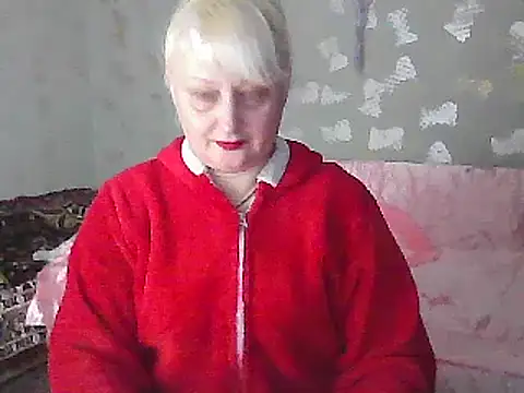 Snapshot of NikolinaBounty chatting on 02.17.25 NikolinaBounty online show from 02.17.25