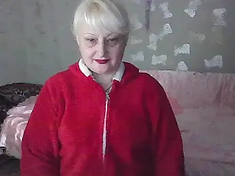 Snapshot of NikolinaBounty chatting on 02.17.25 NikolinaBounty online show from 02.17.25