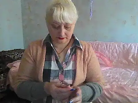 Snapshot of NikolinaBounty chatting on 02.21.25 NikolinaBounty online show from 02.21.25