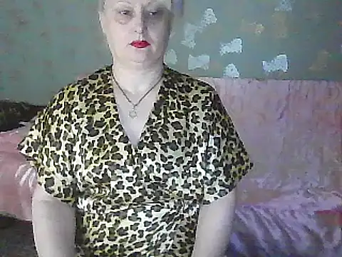 Snapshot of NikolinaBounty chatting on 03.11.25 NikolinaBounty online show from 03.11.25