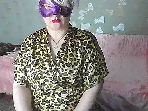 Snapshot of NikolinaBounty chatting on 03.11.25 NikolinaBounty online show from 03.11.25