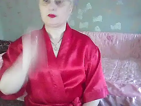 Snapshot of NikolinaBounty chatting on 03.12.25 NikolinaBounty online show from 03.12.25