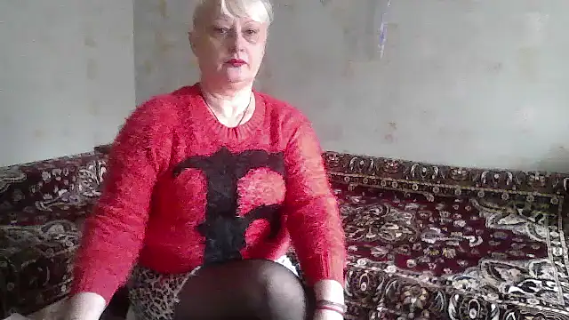 Snapshot of NikolinaBounty chatting on 10.19.25 NikolinaBounty online show from 10.19.25