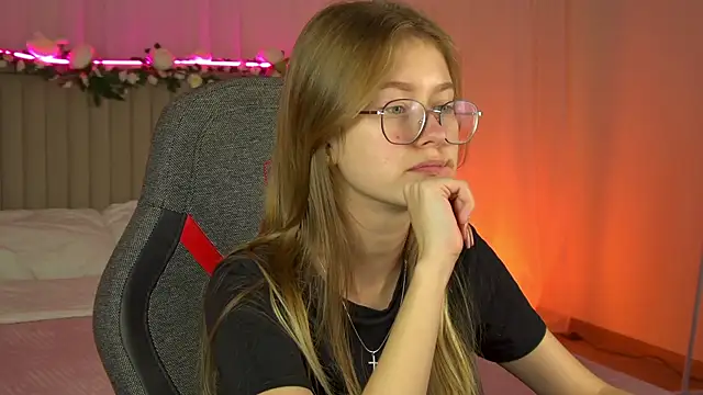 EveMundie online show from 09.25.25